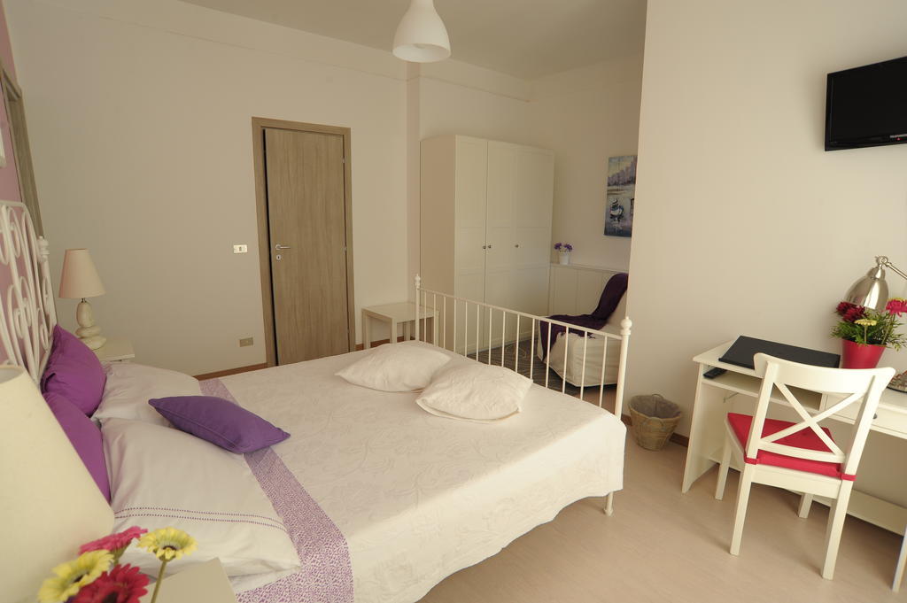B&B Mare Di Augusta La Finestra Sul Porto Exteriör bild