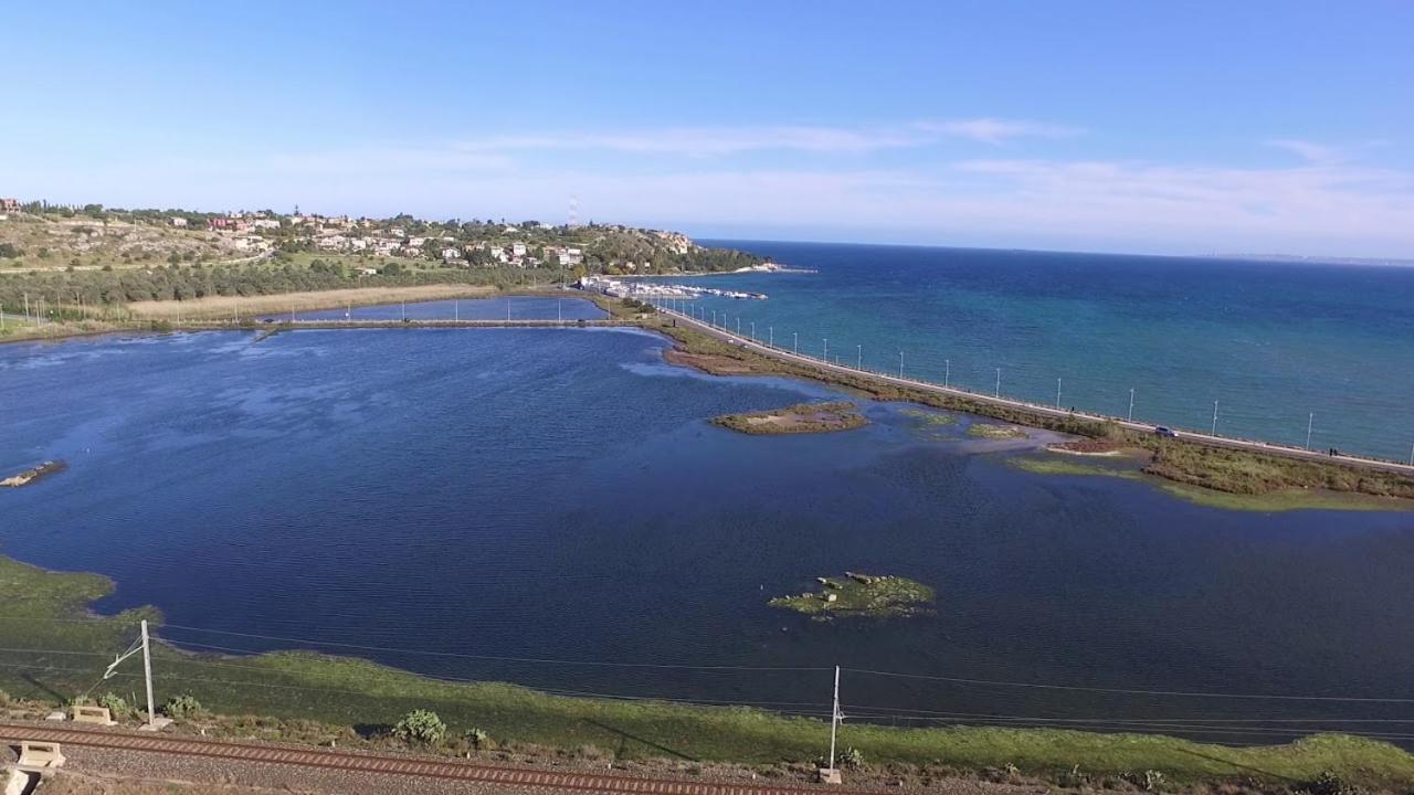 B&B Mare Di Augusta La Finestra Sul Porto Exteriör bild