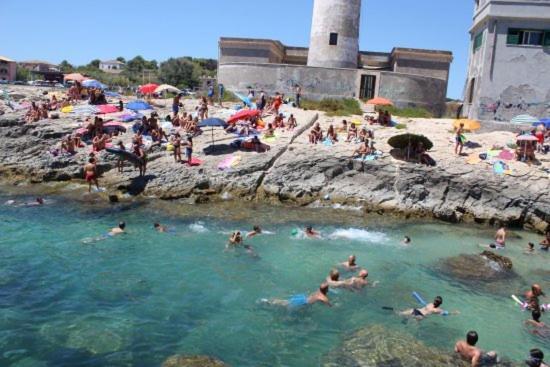 B&B Mare Di Augusta La Finestra Sul Porto Exteriör bild