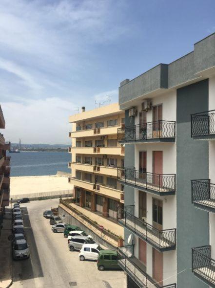 B&B Mare Di Augusta La Finestra Sul Porto Exteriör bild
